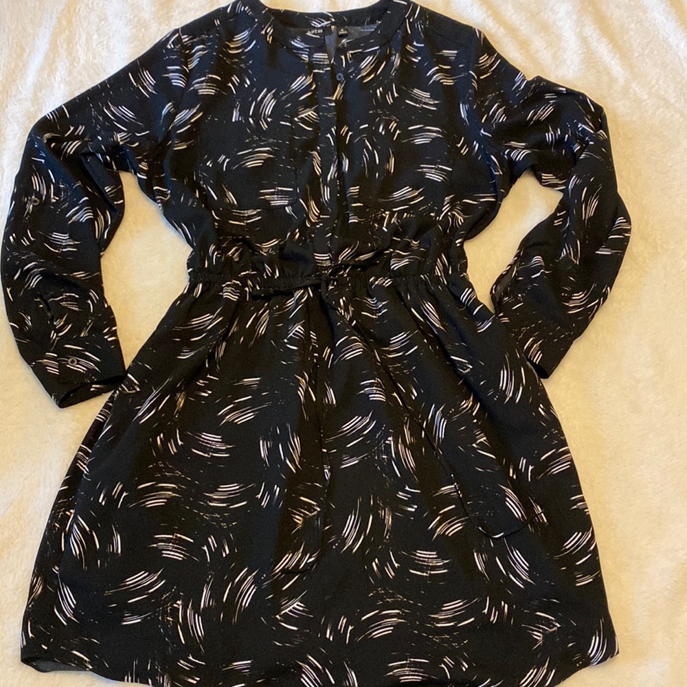 Apt. 9 beautiful long sleeve size 14 pockets lightweight drawstring waist tie